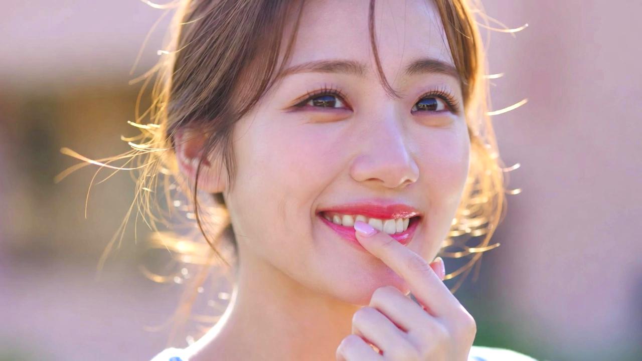 抜け感のあるアイメイクで自然に垢抜ける目元イメージ