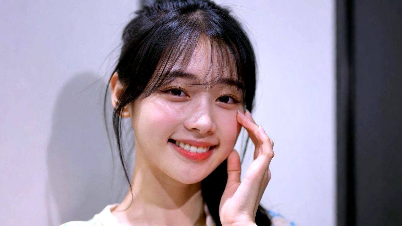 目元のたるみとクレンジング摩擦の関係を解説するイメージ