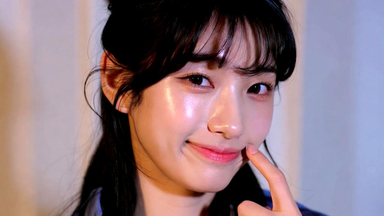 中顔面短縮メイクで目元のたるみと顔バランスの関係を解説するイメージ