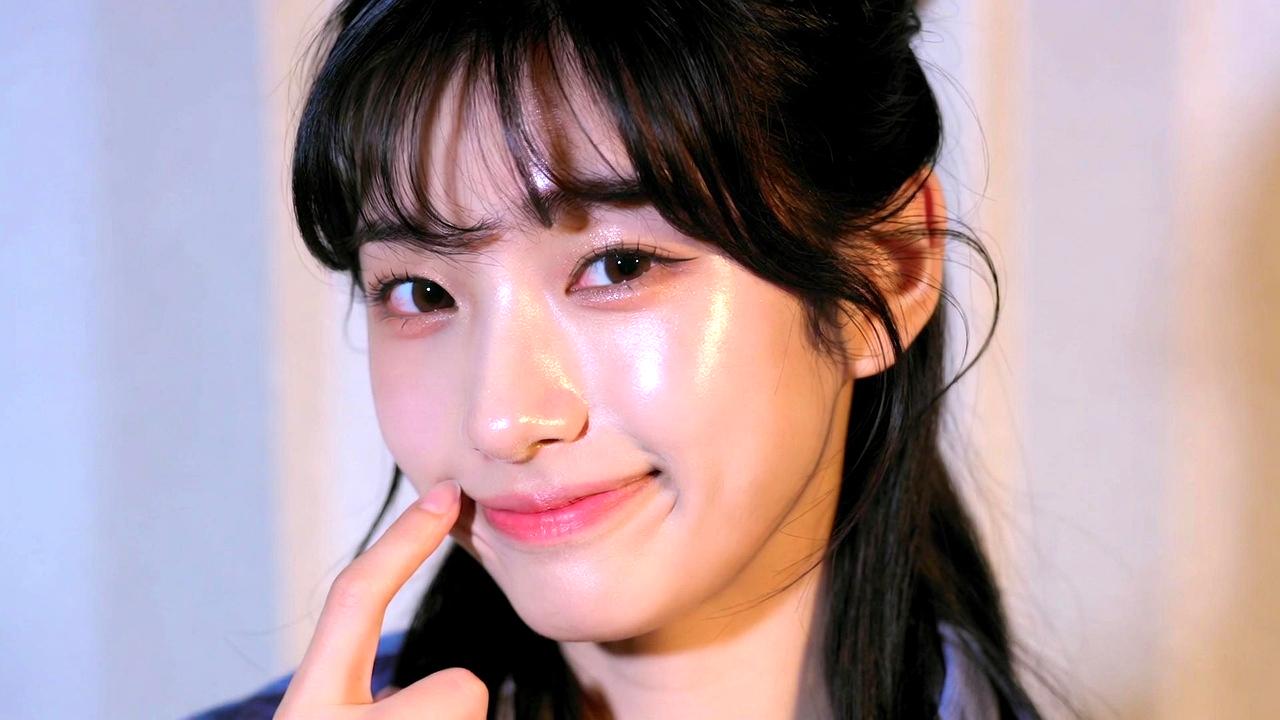 整った眉で顔の印象が変わる様子