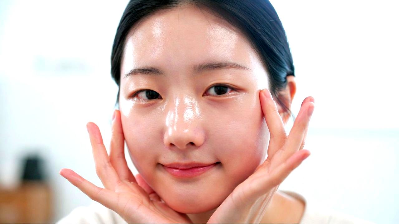 ビタミンC美容液のデパコスと韓国コスメを比較するイメージ