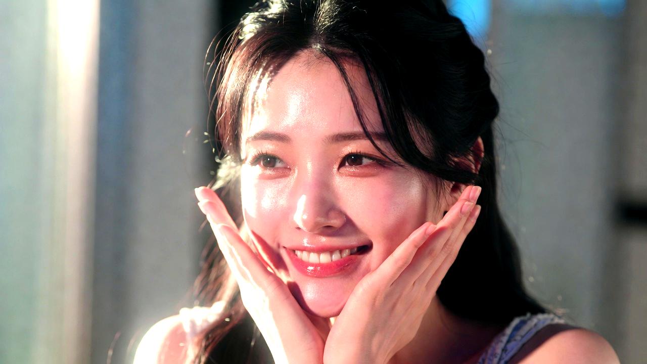 夜のスキンケアで肌をしっかり保湿するナイトルーティンのイメージ