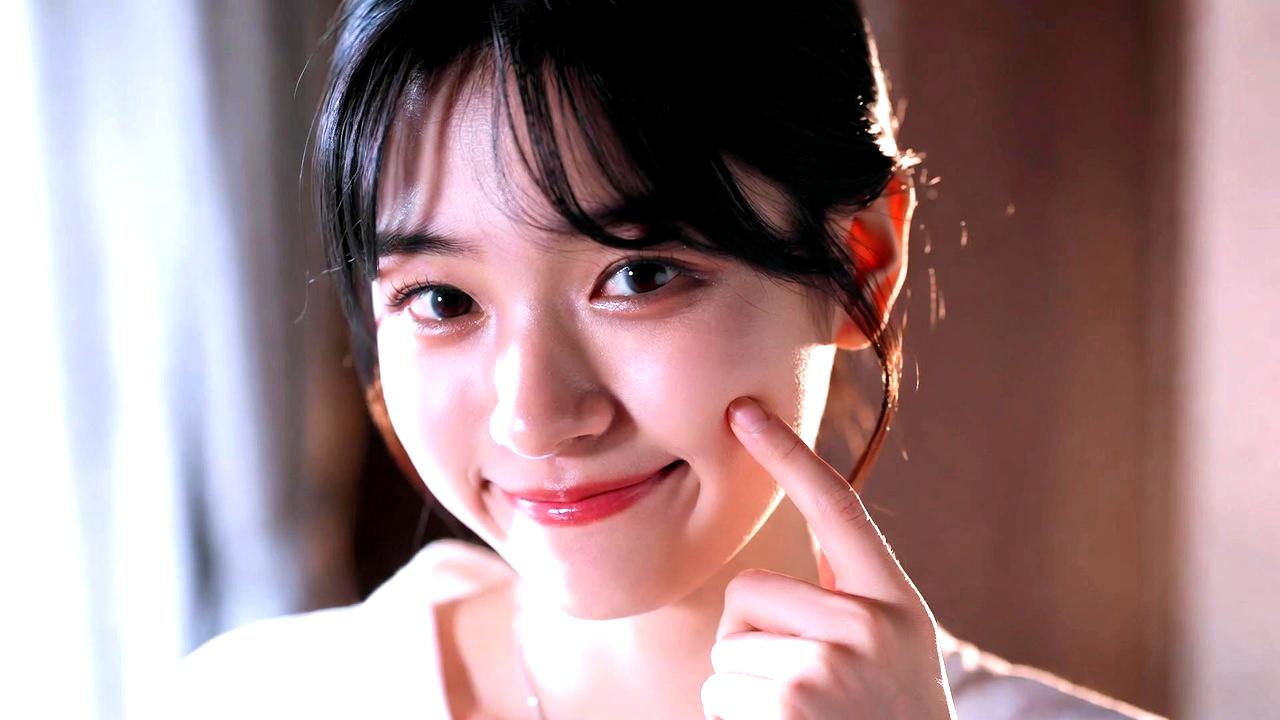 唇の血色を損なうNGメイク例を比較するイメージ