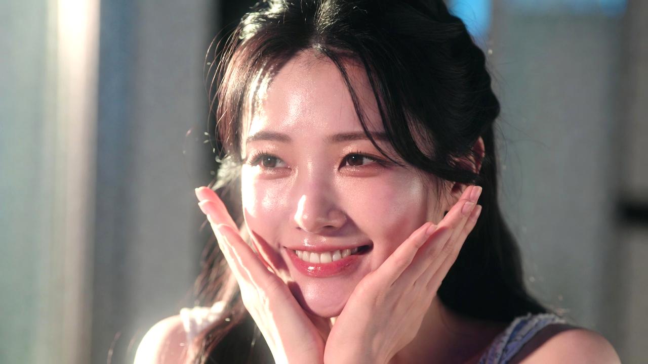 アゼライン酸で皮脂を整え毛穴レス肌を目指す美容イメージ