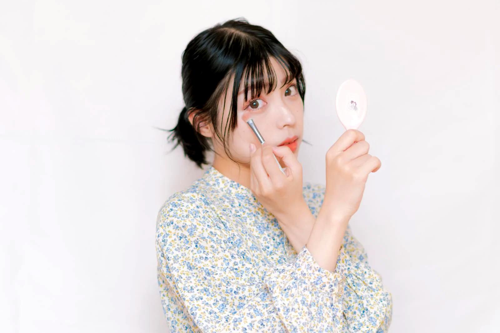 目元や口元の皮膚が薄く繊細であることを示す肌構造のイメージ