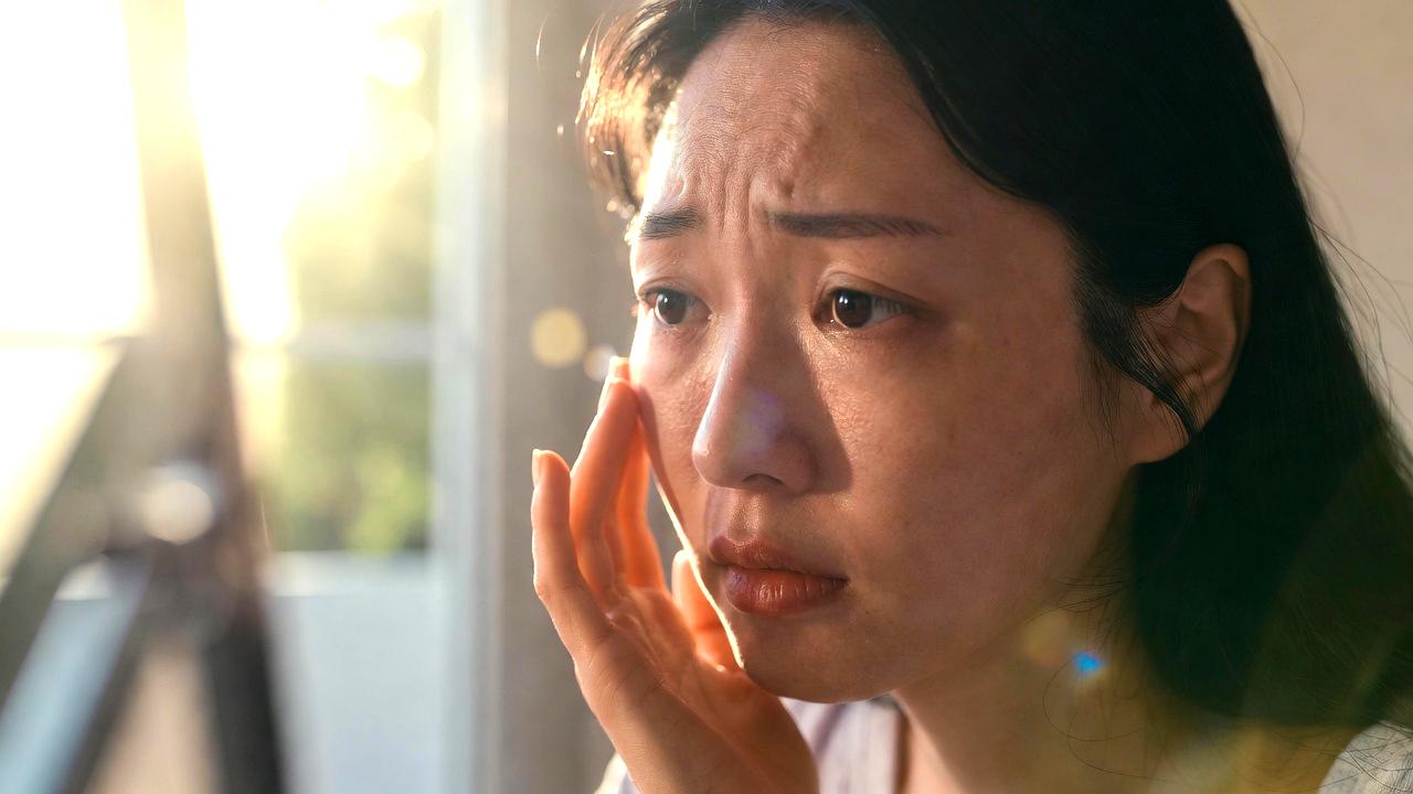 いちご鼻と毛穴黒ずみの原因を解説するスキンケア情報のイメージ