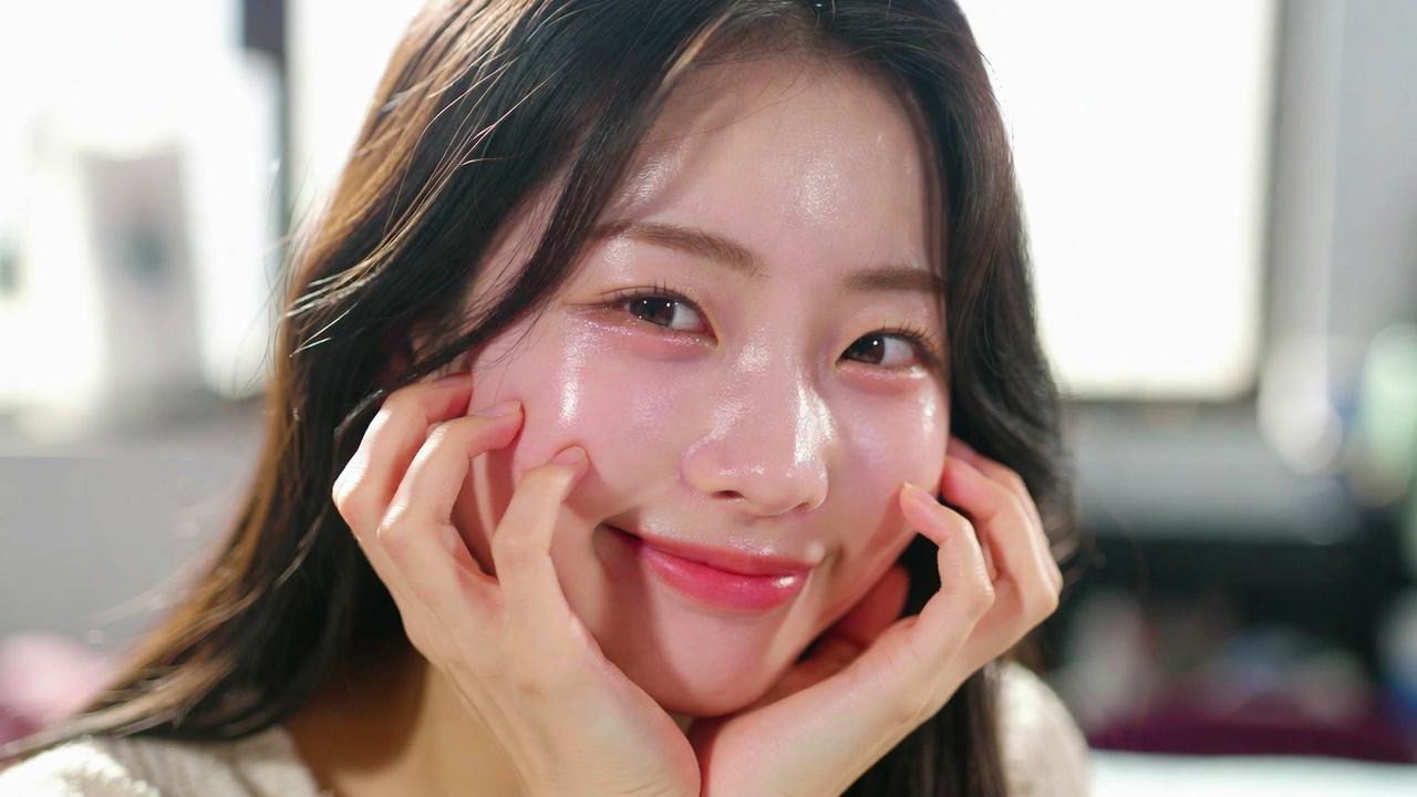 角栓を無理に抜かず毛穴を守るスキンケアの重要性を示すイメージ