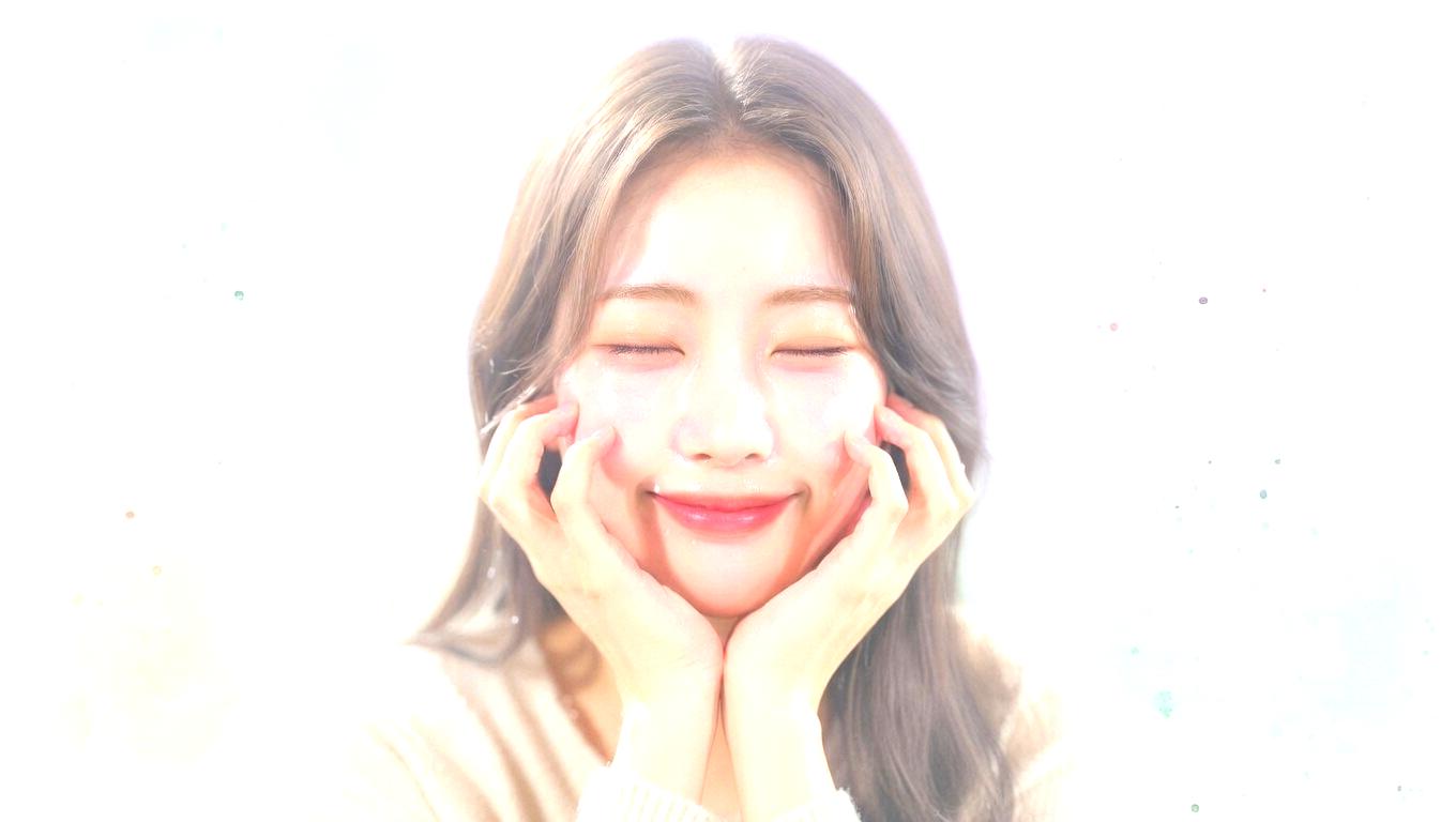 美容機器とスキンケアサービスで効率的に水光肌を目指すイメージ