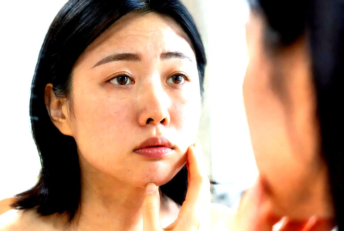 アゼライン酸の濃度や使い方を解説するスキンケアイメージ