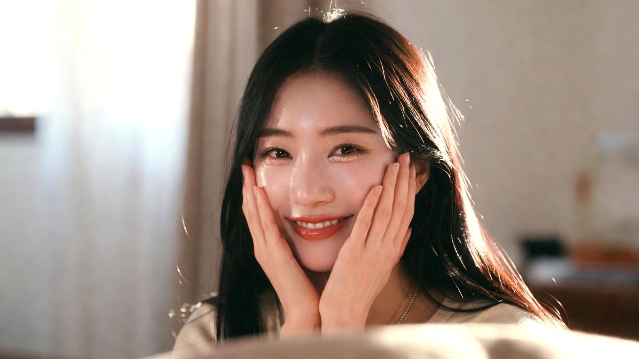 保湿と角質ケアで唇を整える基本のリップケアの様子