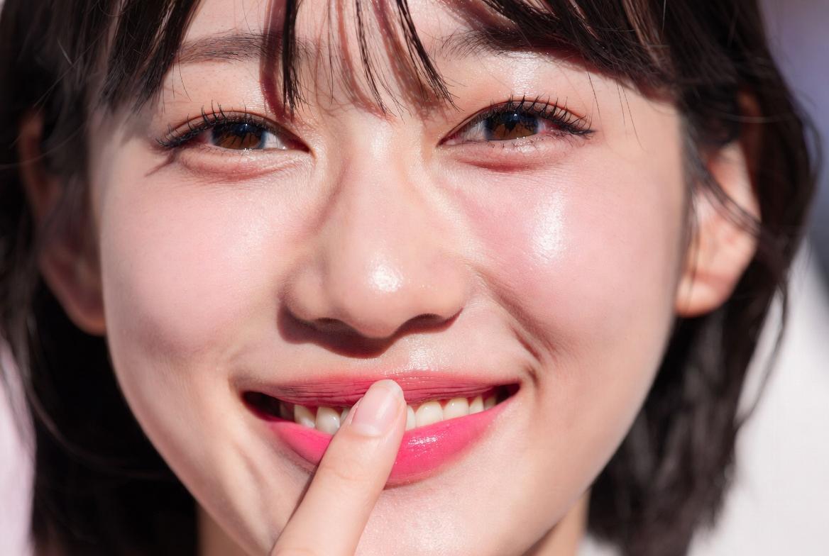 アゼライン酸が角質に働きかける仕組みを解説するイメージ