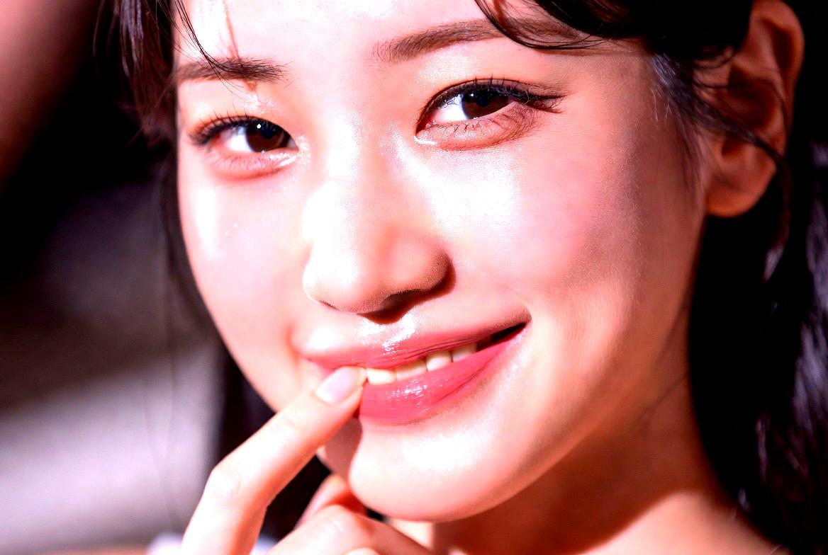 おしゃれなリップクリームが並ぶイメージ