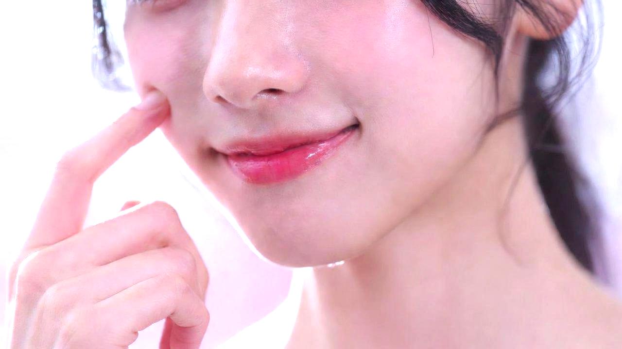 バリア機能低下による乾燥や赤みなどの肌トラブルのイメージ