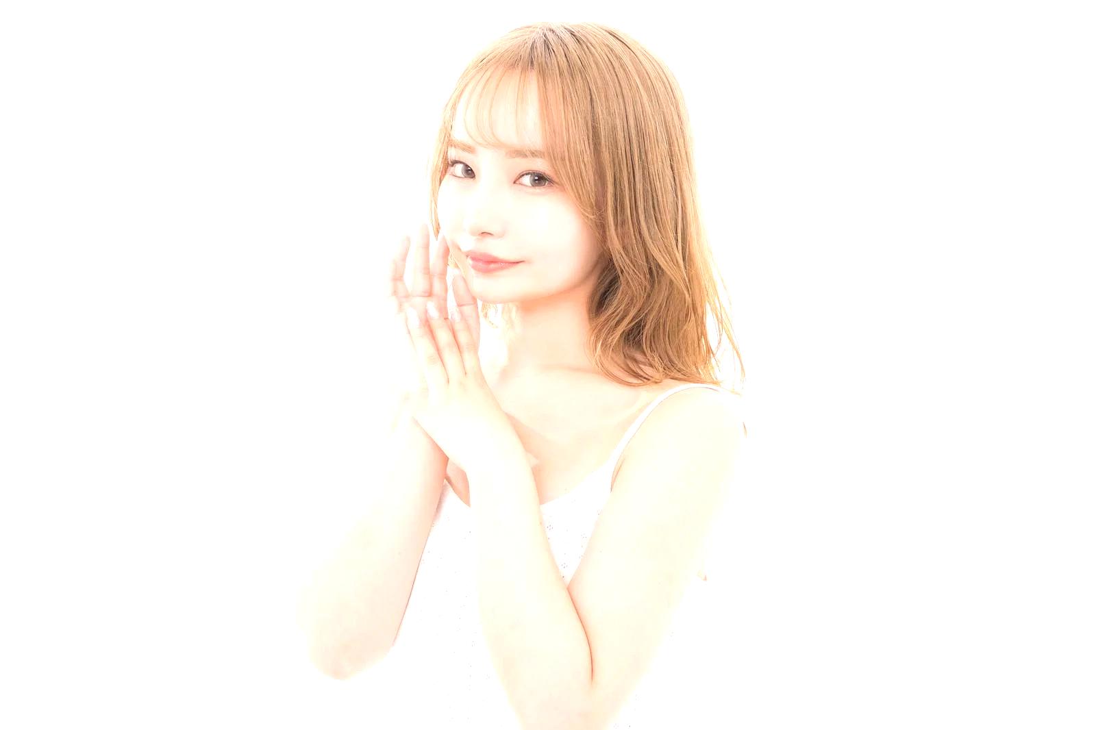 ナイトルーティンを整えて美肌を育てる女性の夜時間
