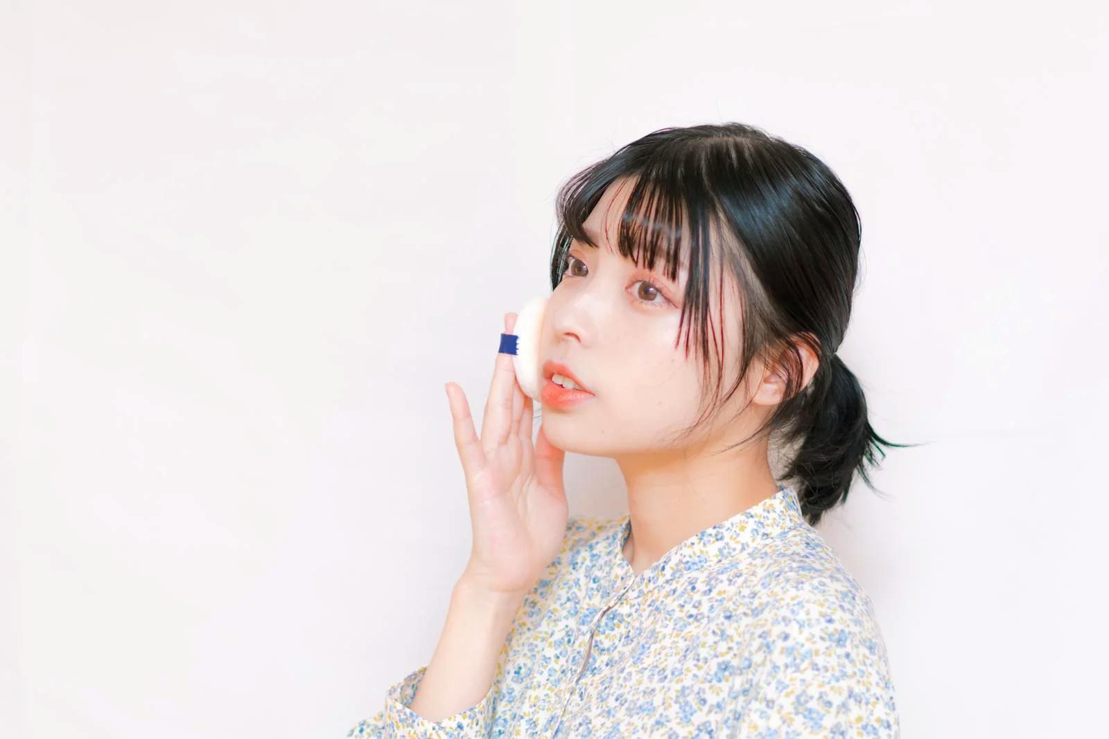 クリームタイプとスプレータイプの日焼け止め比較イメージ