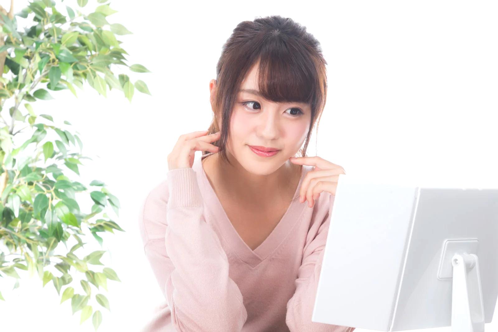 ドクダミ茶でデトックスしながらニキビや肌荒れをケアする美容イメージ