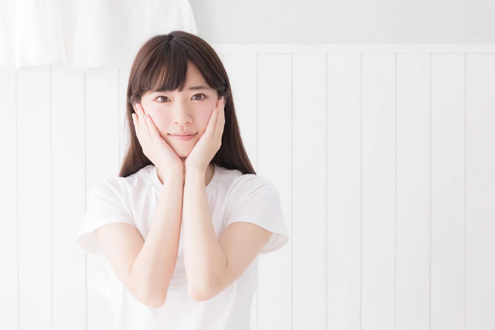 リンパマッサージでフェイスラインを整えるイメージ