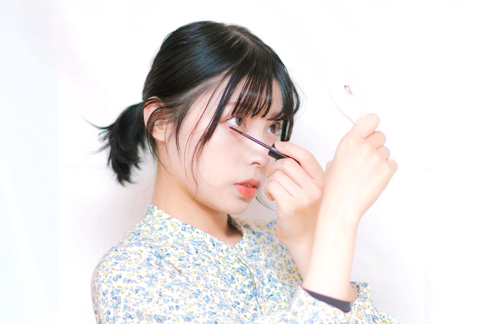 厚塗りや塗りムラでくすみが目立つNGメイクの比較