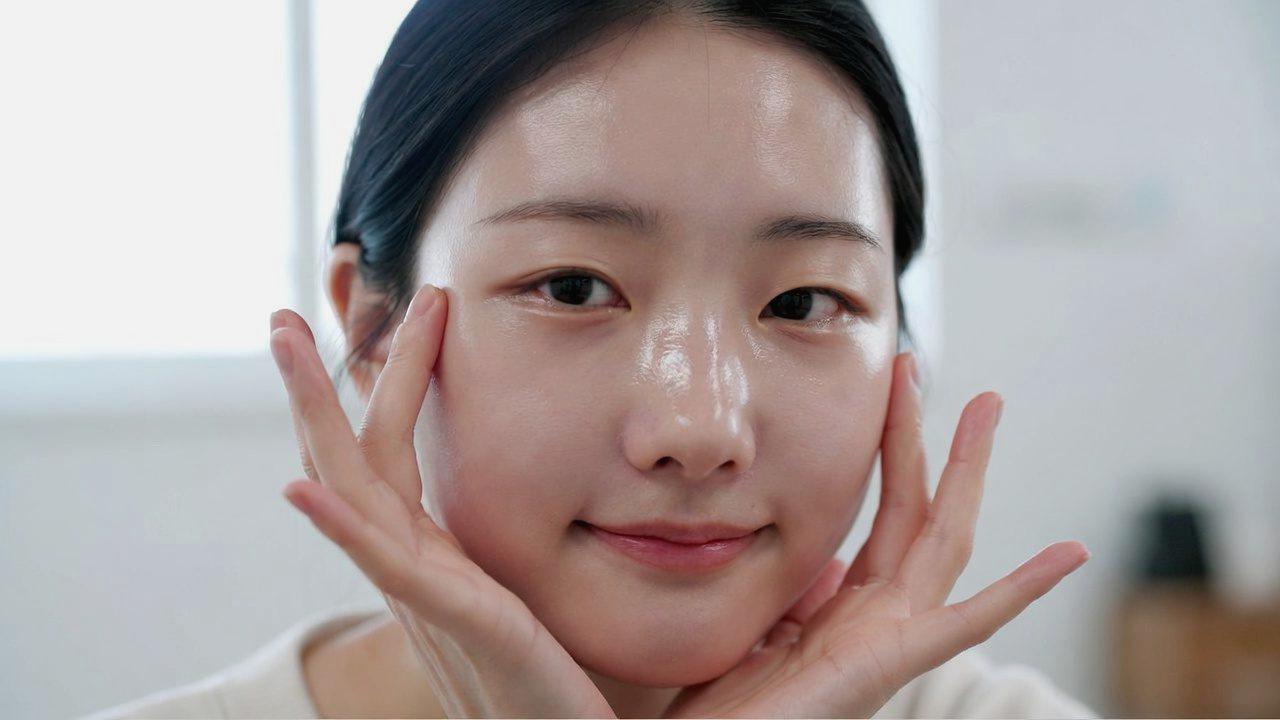 睡眠不足による肌バリア低下を防ぎ紫外線から肌を守る美容習慣のイメージ