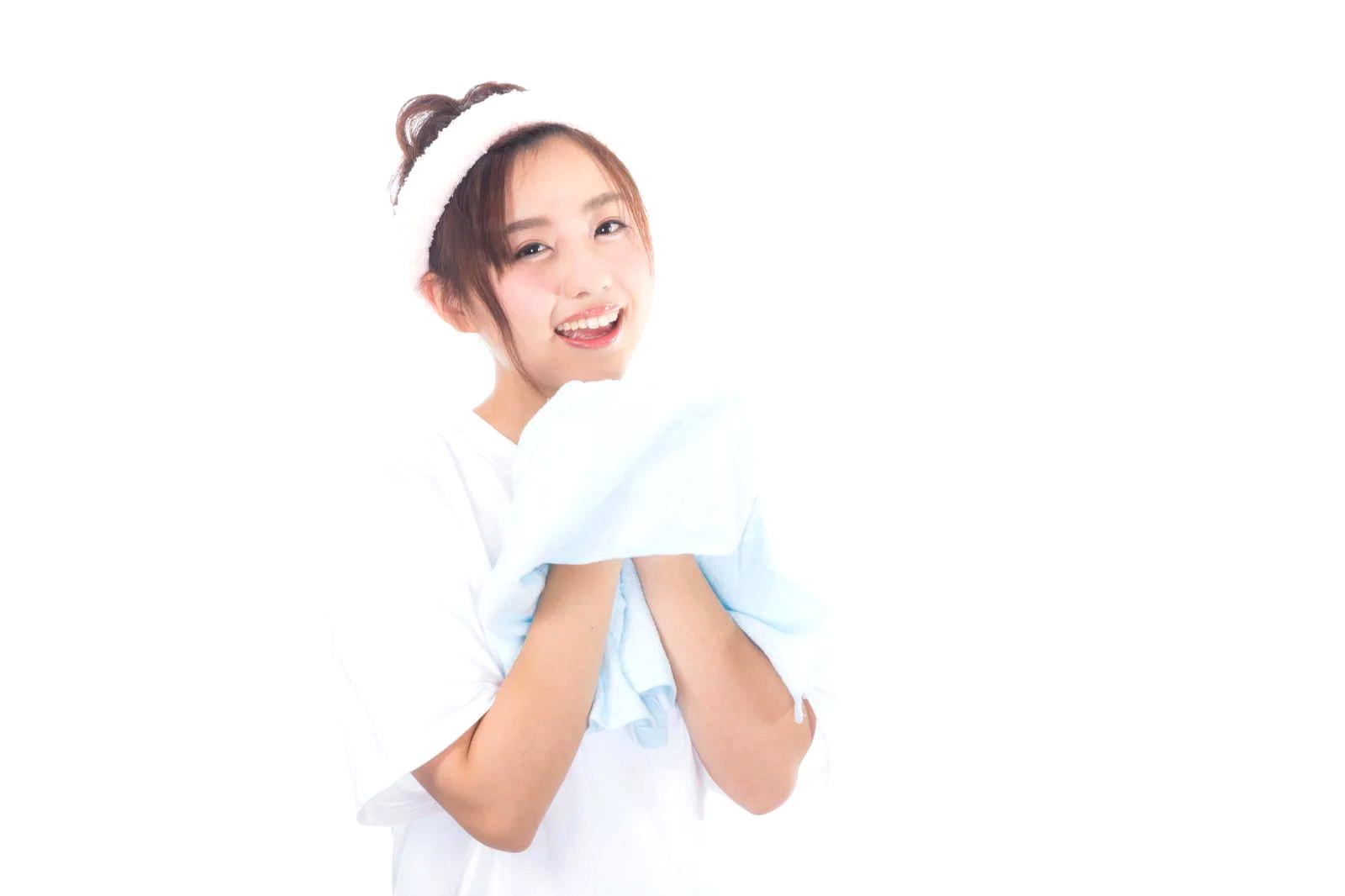 継続的な運動で引き締まった脚を目指す女性