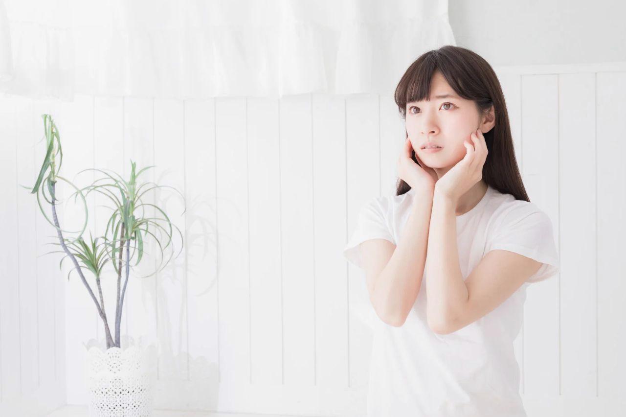 化粧水と乳液で整える毛穴ケアの毎日のルーティンイメージ