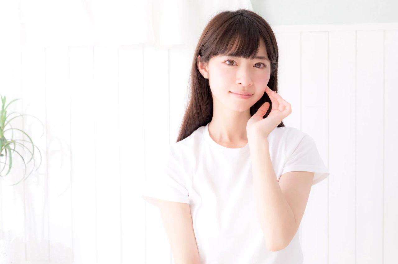 乾燥でひび割れた肌バリアに紫外線が入り込みコラーゲンが壊れる断面図